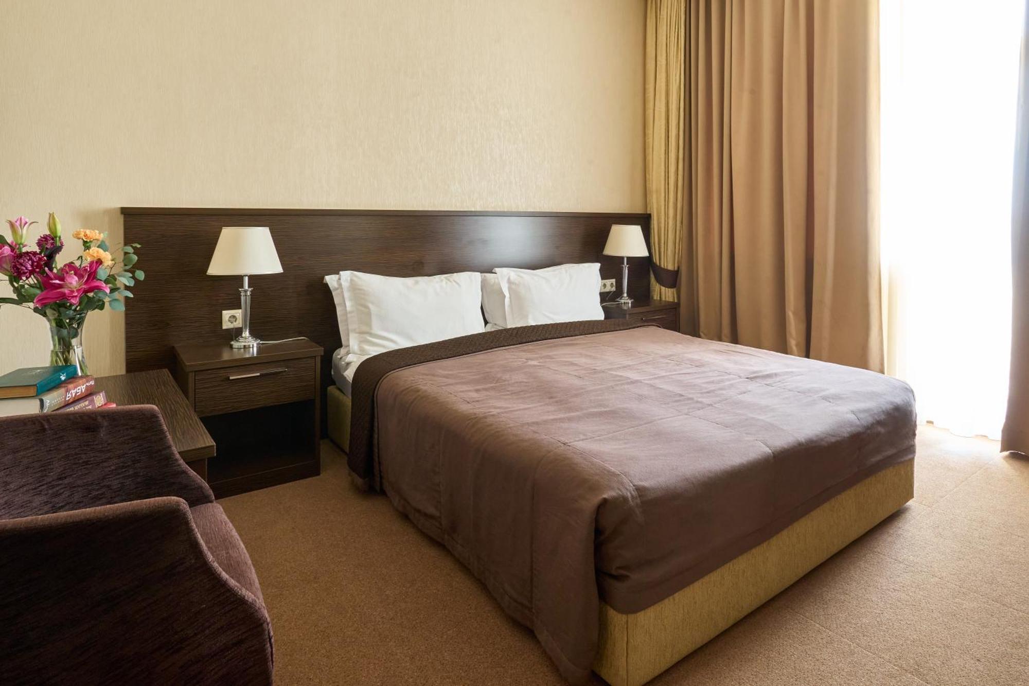 Kainar Hotel Chimkent Extérieur photo