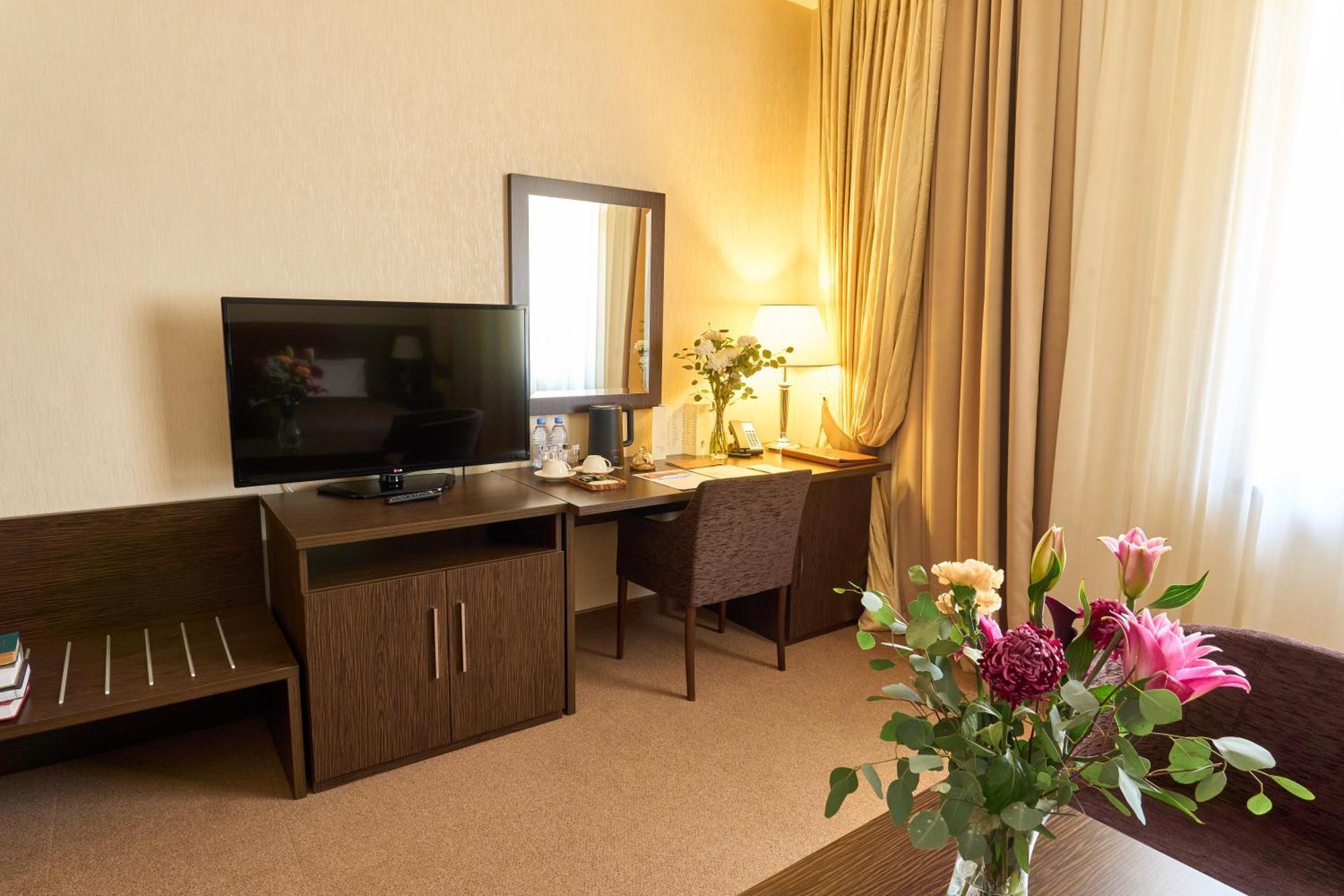 Kainar Hotel Chimkent Extérieur photo
